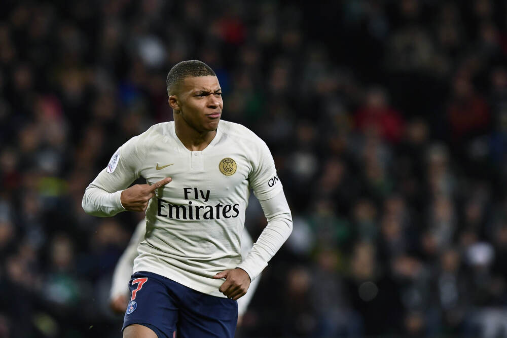 2025冬季流行的时尚短发! 时髦、潮流、帅气, 剪完颜值蹭蹭涨!